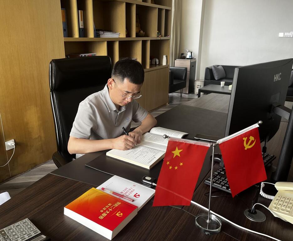 江西新立公司组织党员开展主题教育学习活动