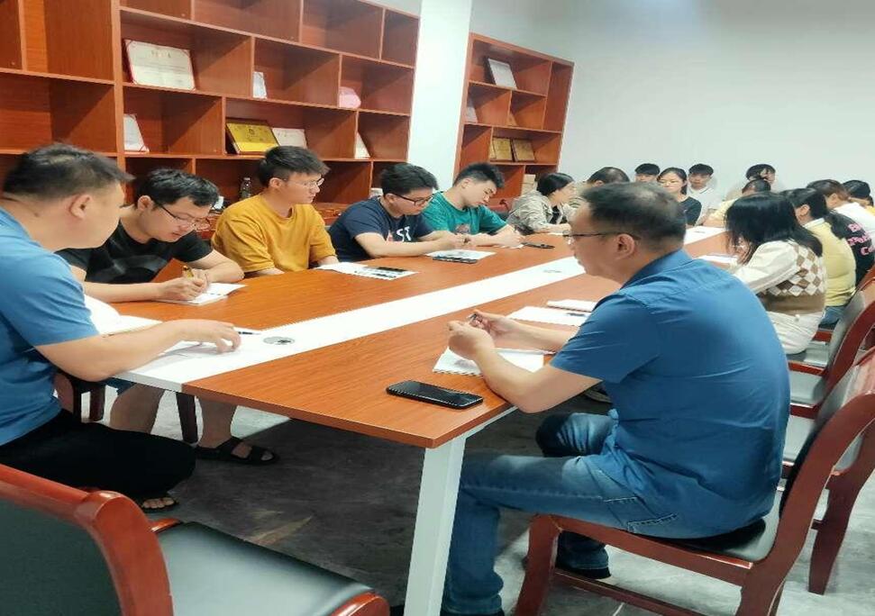江西寰洲公司召开员工学习座谈会