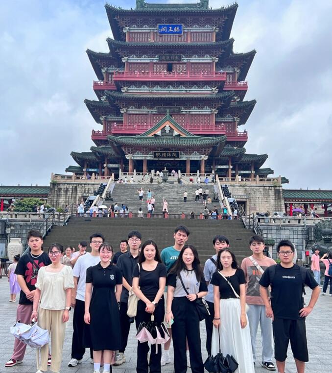 江西赣能组织员工团建活动