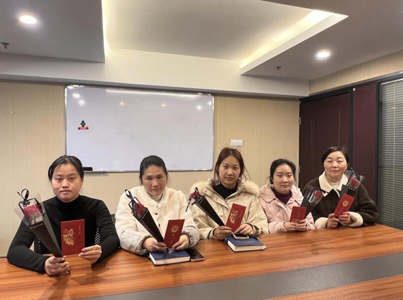 江西信德公司欢庆国际三八妇女节