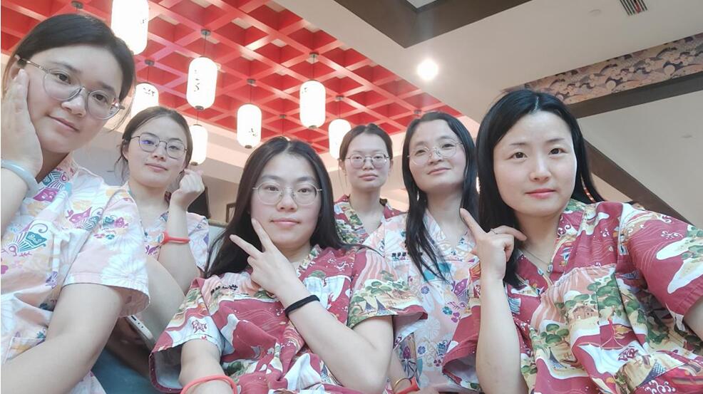 江西寰洲公司欢庆国际三八妇女节