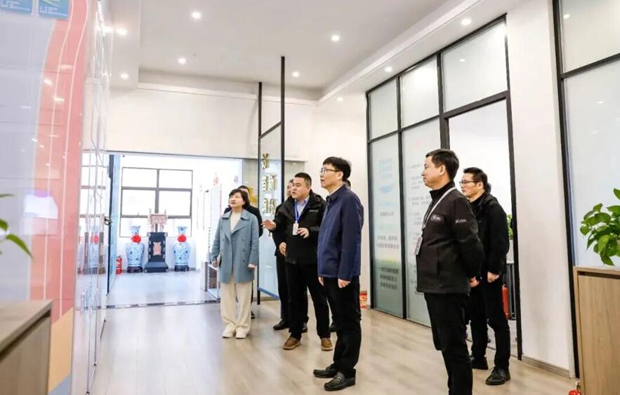 南昌市东湖区委书记刘光荣一行莅临环球咨询走访调研